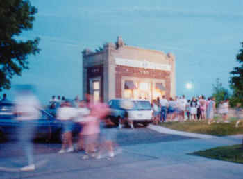 malt shoppe 3.JPG (31768 bytes)